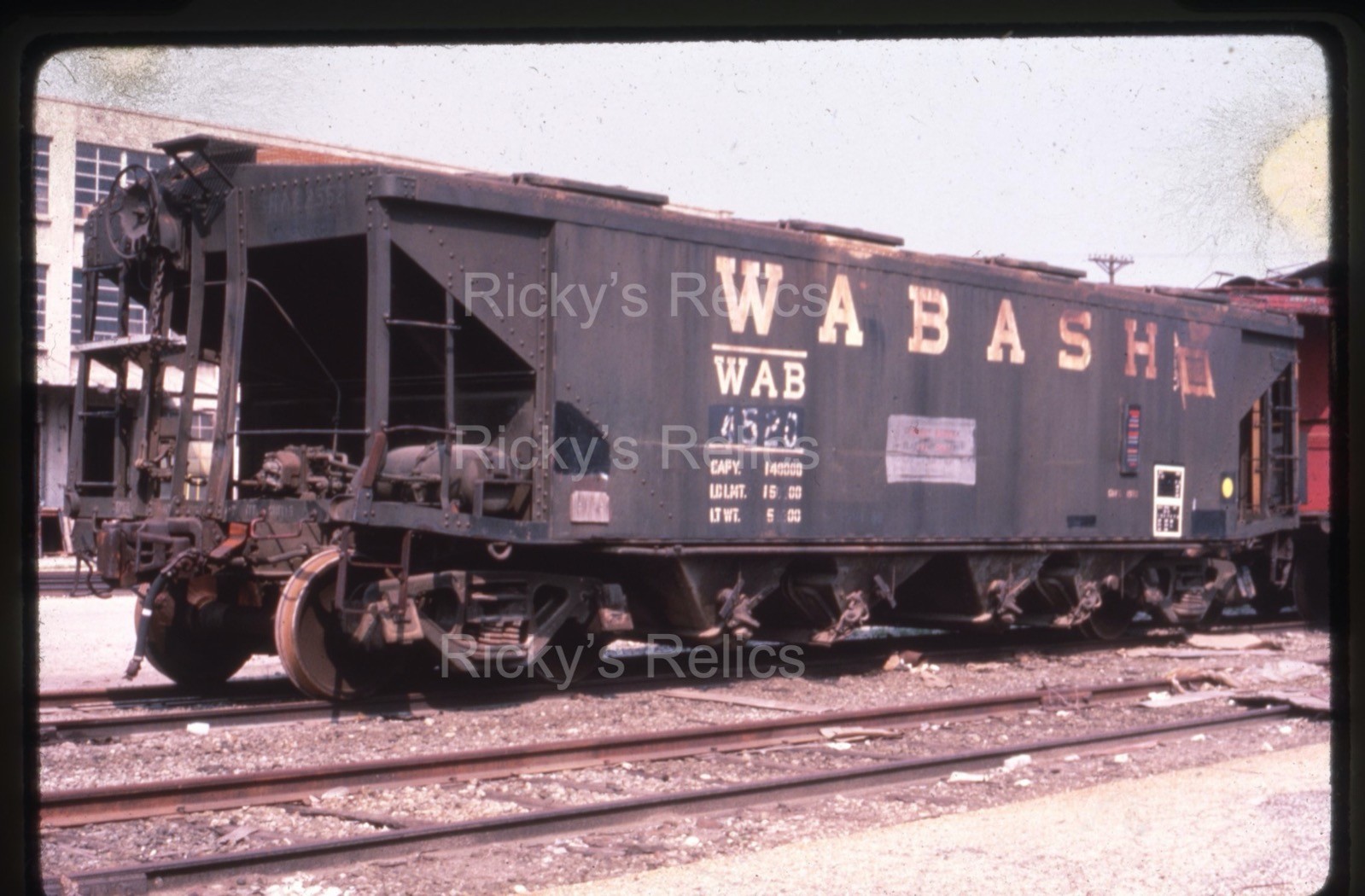 Duplicate Slide WAB #4520 Covered Hopper Wabash 1984 St. Louis  MO