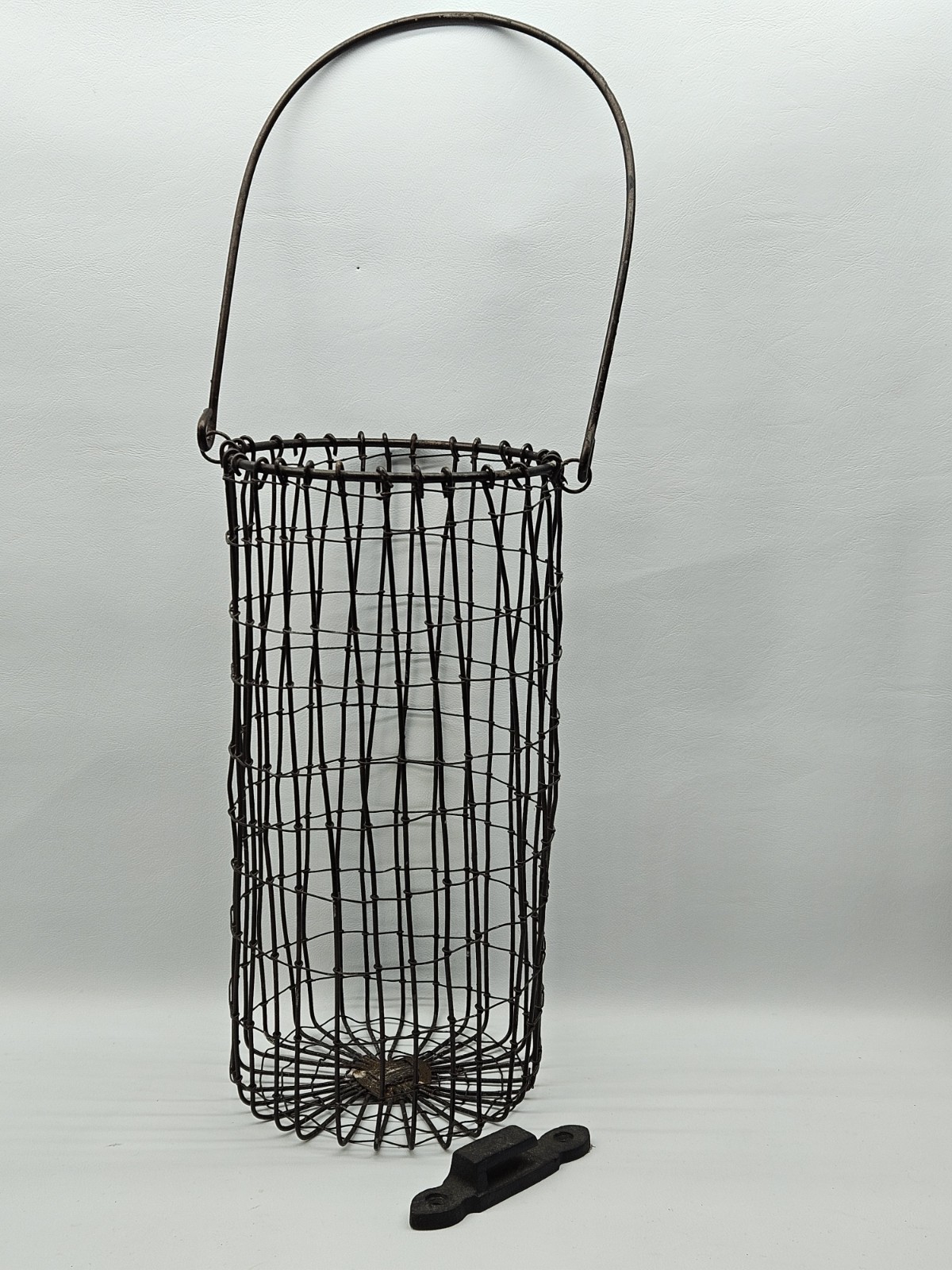 VTG RARE Twisted Metal Wire Waste Trash Can Small Laundry Hamper W WALL MOUNT