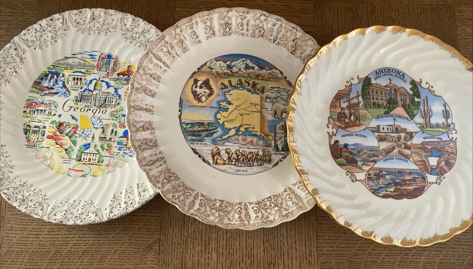 Vtg. 3- Souvenir State Plates Collectible Georgia Arizona Alaska Fluted Edge Vtg. 3- Souvenir State Plates Collectible Georgia Arizona Alaska Fluted Edge