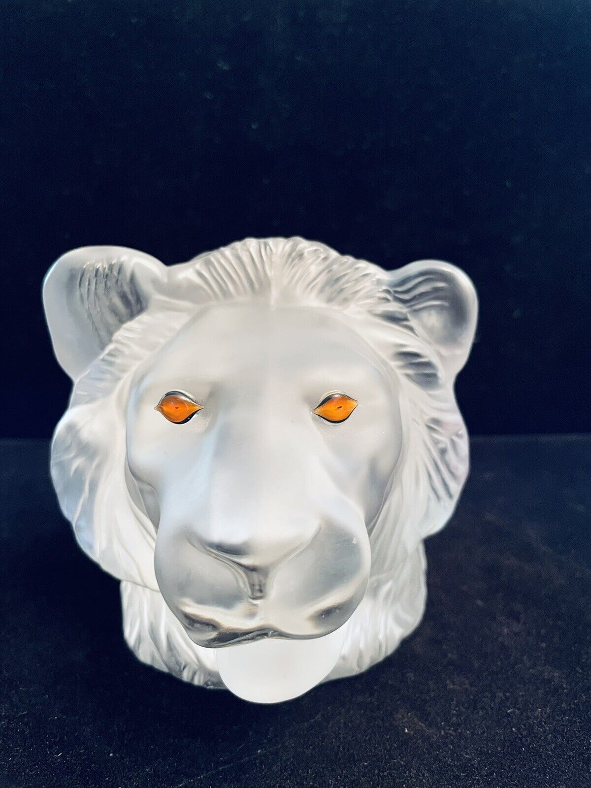 “Saint Louis”  Lion Head French Crystal Paperweight