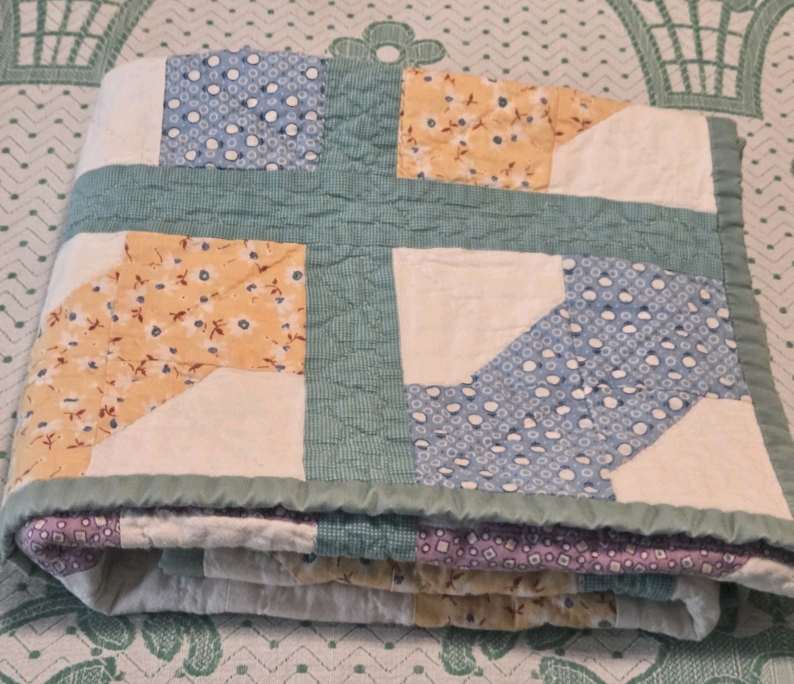 Vtg Bow Tie & Checkerboard Lap/Crib/Small Quilt Hand & Machine Stitched 30x31