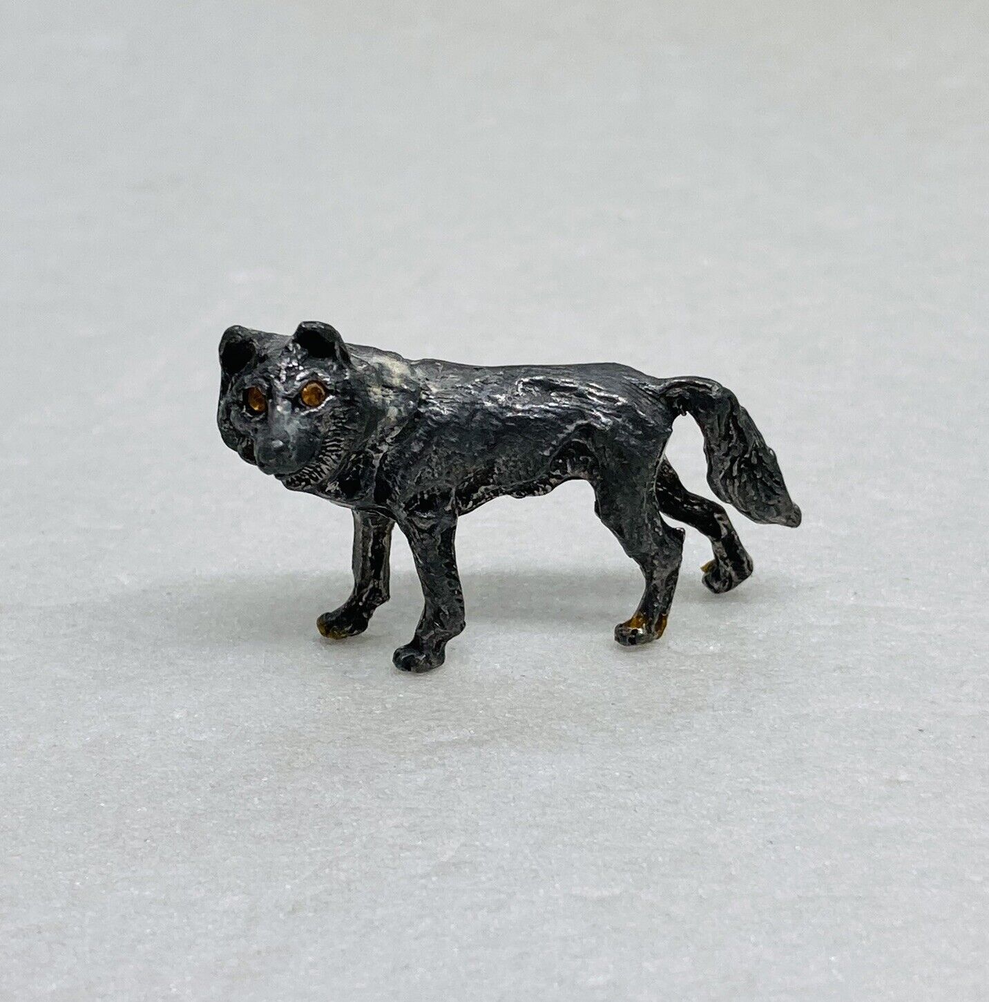 Vintage 1970s Solid Pewter Grey Wolf Figurine Mini Dollhouse 1.5” Art Decor 20