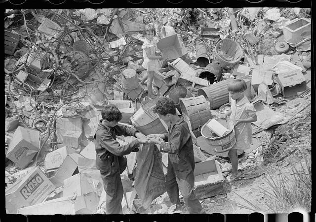 Photo:Ambridge Pennsylvania Children at City Dump 1938