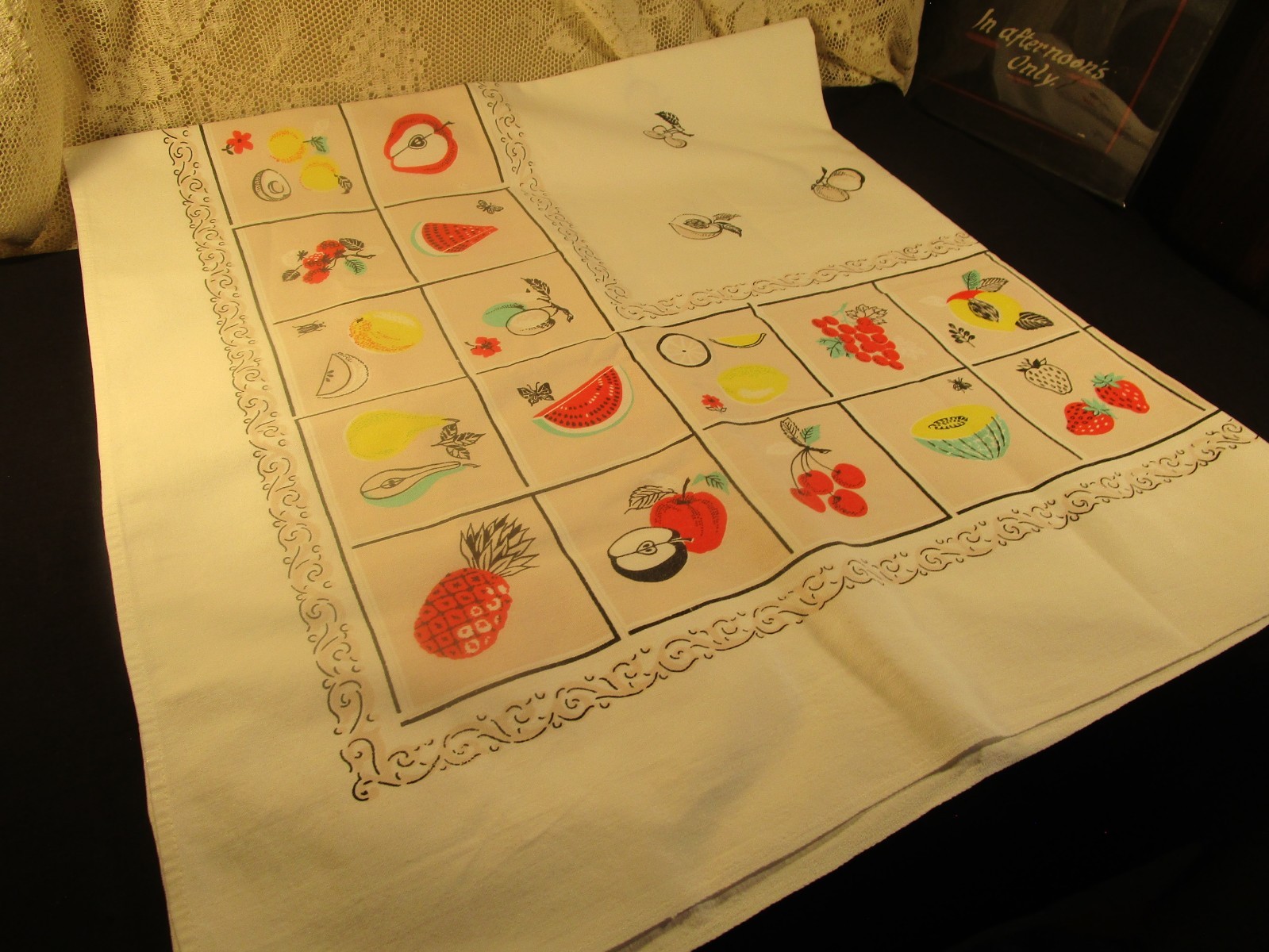 VTG. TRUE COTTON TALECLOTH FRUIT BONANZA 48X50 CLEAN TINY HOLE VTG. TRUE COTTON TALECLOTH FRUIT BONANZA 48X50 CLEAN TINY HOLE