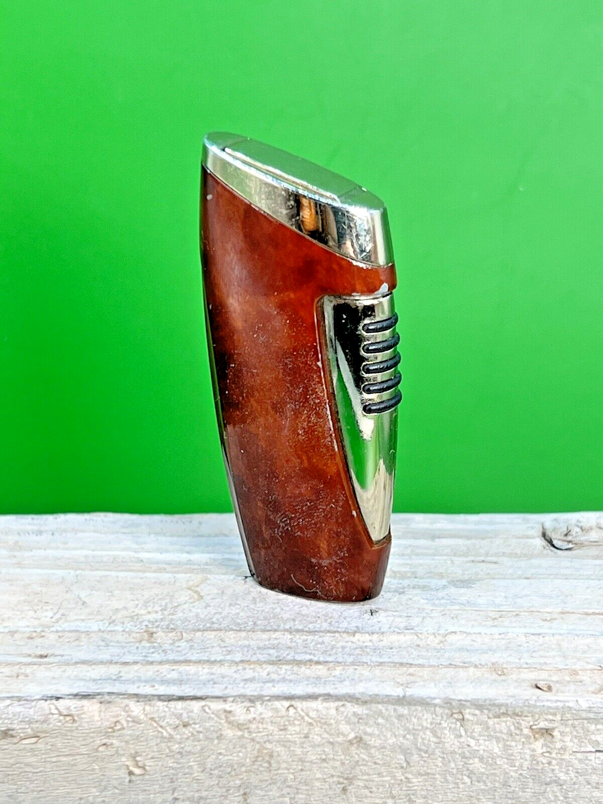 Vintage Vertigo Refillable Butane Lighter
