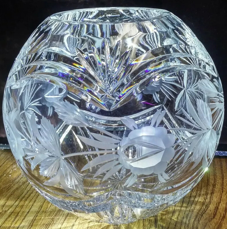 Antique Heavy Crystal Floral Etched Rose Bowl Antique Heavy Crystal Floral Etched Rose Bowl
