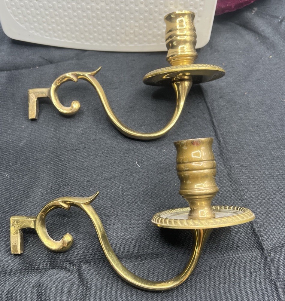 Pair of Early Virginia Metalcrafters Colonial Williamsburg Brass Sconces CW16-3