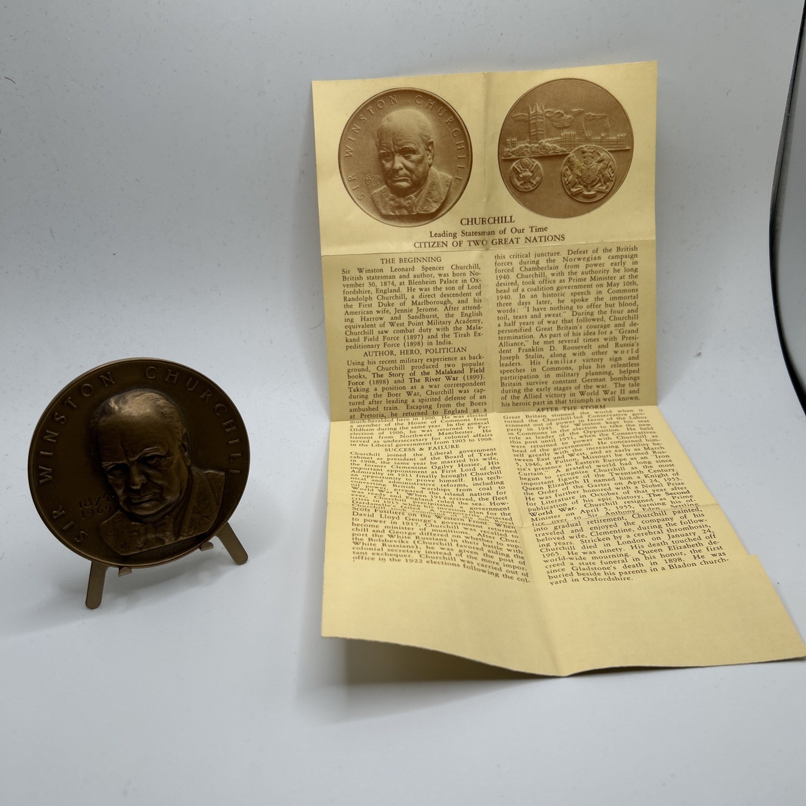 Sir Winston Churchill 1874-1965 Bronze Medal, Design by Ralph Menconi Sir Winston Churchill 1874-1965 Bronze Medal, Design by Ralph Menconi