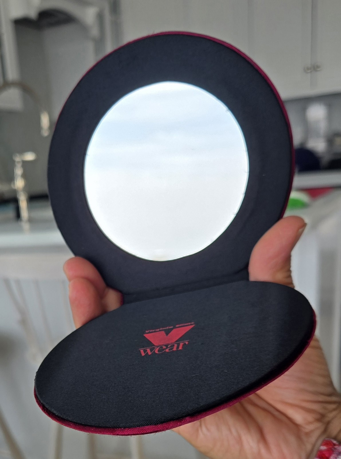 Vintage 1990s Virginia Slims V Wear Advertising Compact Mirror - Black & Red Vintage 1990s Virginia Slims V Wear Advertising Compact Mirror - Black & Red