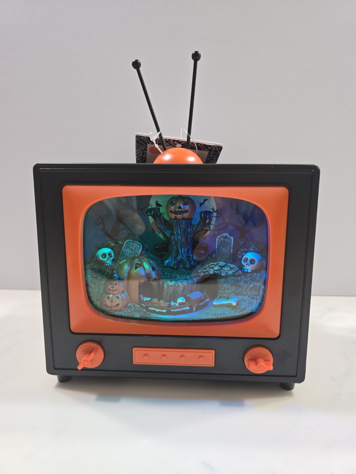FESTIVE VOICE ANIMATED HALLOWEEN TV. NEW WITH TAG