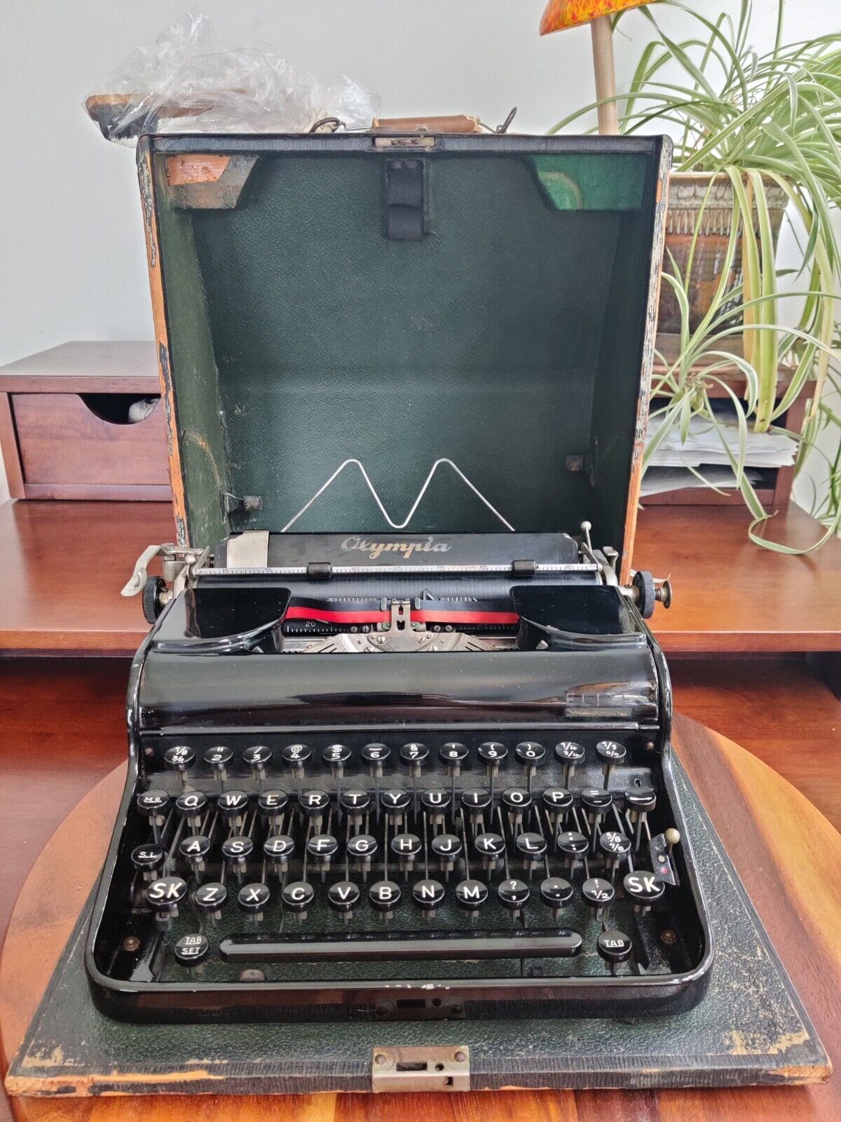 RARE 1937 Olympia Elite WWII Typewriter *TYPES WELL*