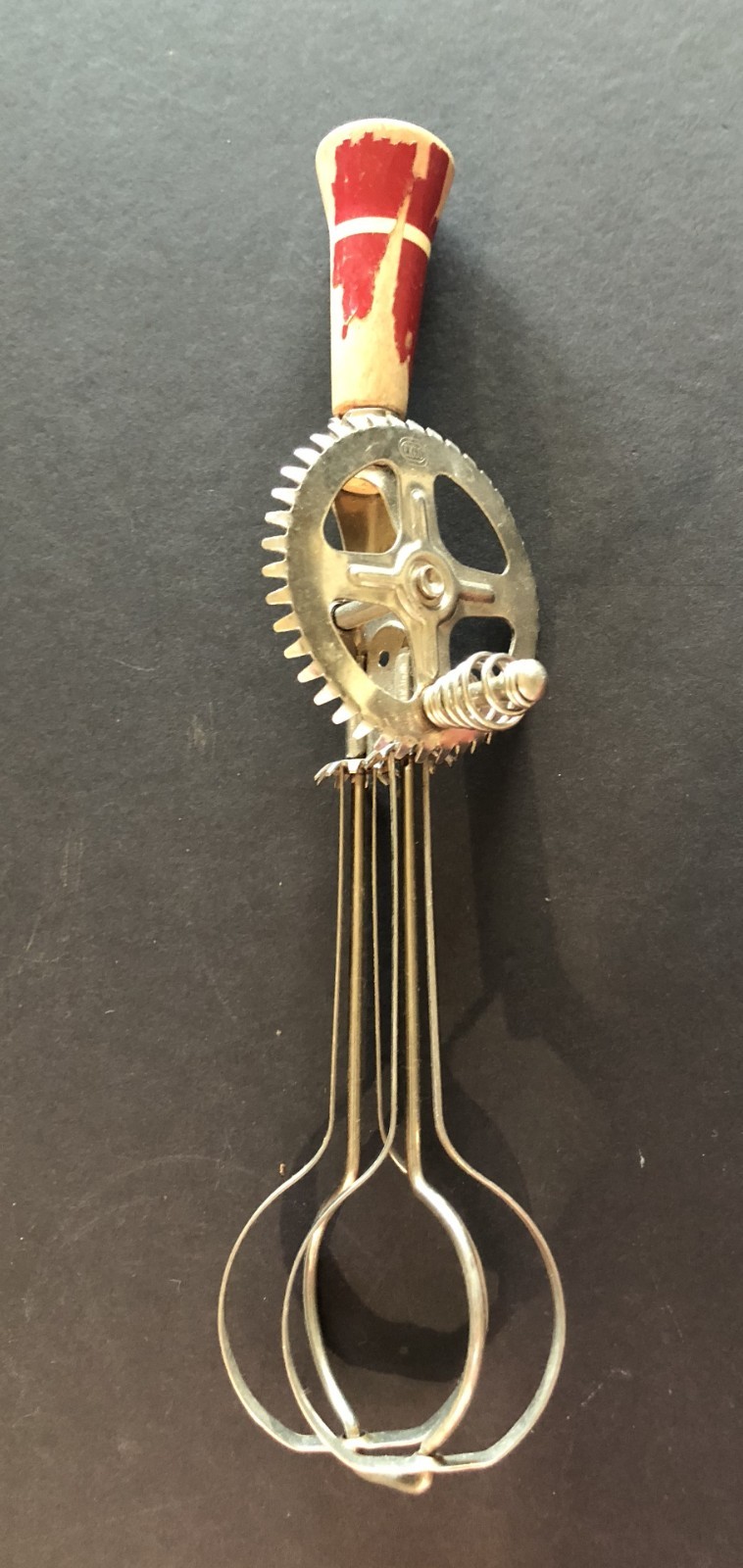 Vtg A&J Red handle Hand Crack Egg Beater 1920\'s 