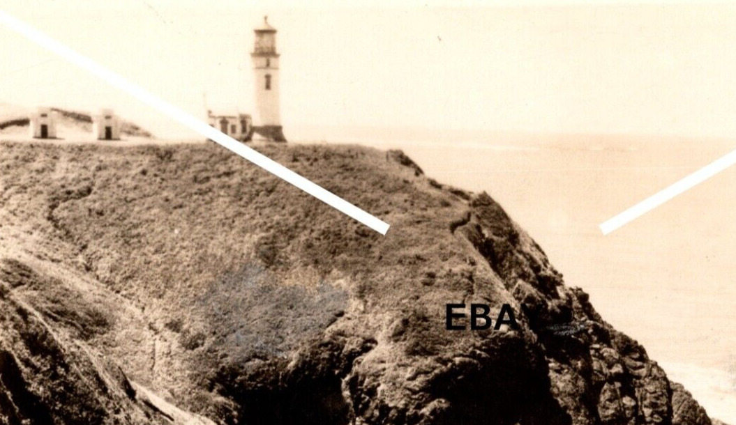 C 1939-1950 RPPC Postcard North Head Lighthouse Rocks Cliffs Ilwaco WA EKC BW
