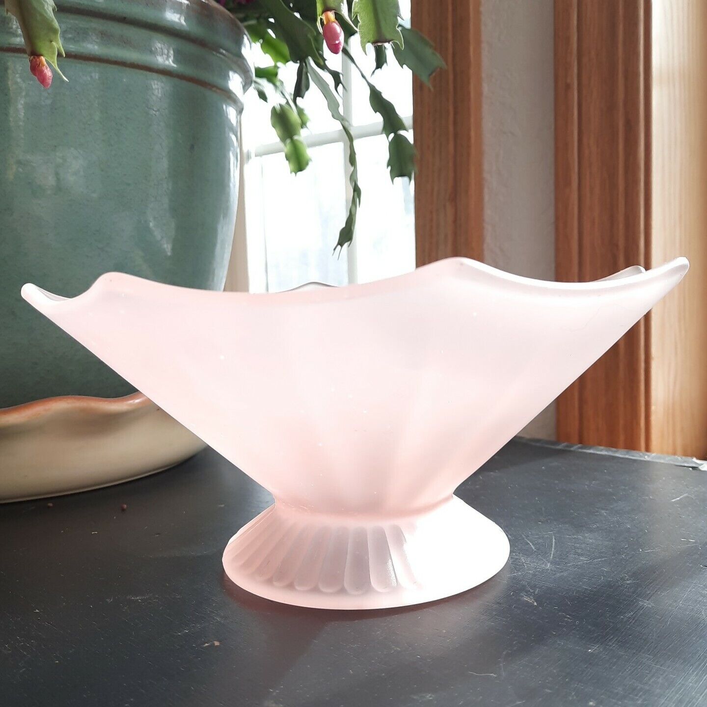 VTG Pink Satin Glass Compote Fruit Bowl Centerpiece Footed Scalloped 8 1/2\