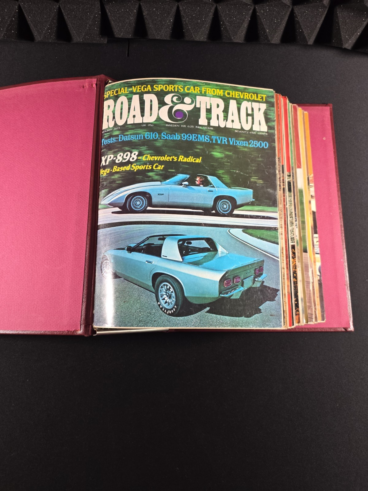 1973 ROAD AND TRACK MAGAZINE BINDER 11/12 SET HOTRODS RARE VINTAGE CARS