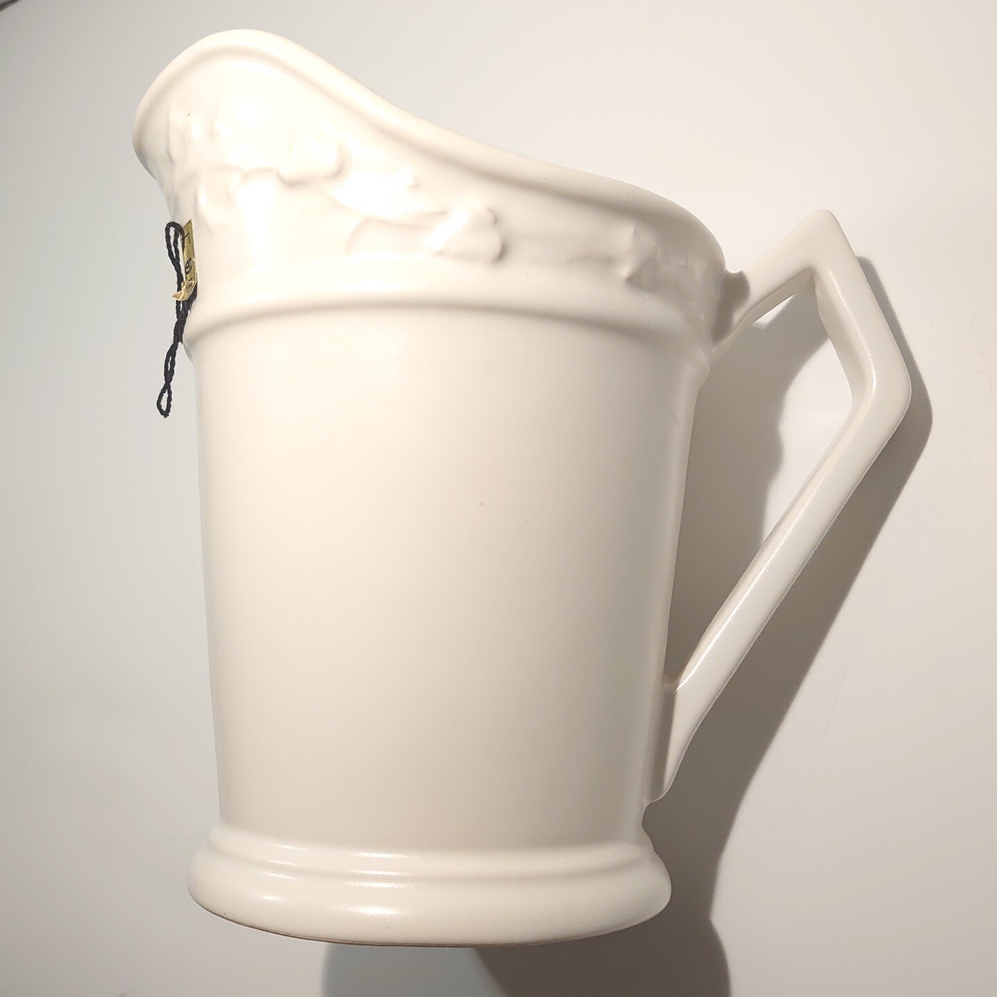 Royal Haeger 1999 White SNOWSATIN Ceramic 8.25”T Beverage Pitcher #137-59 NWT