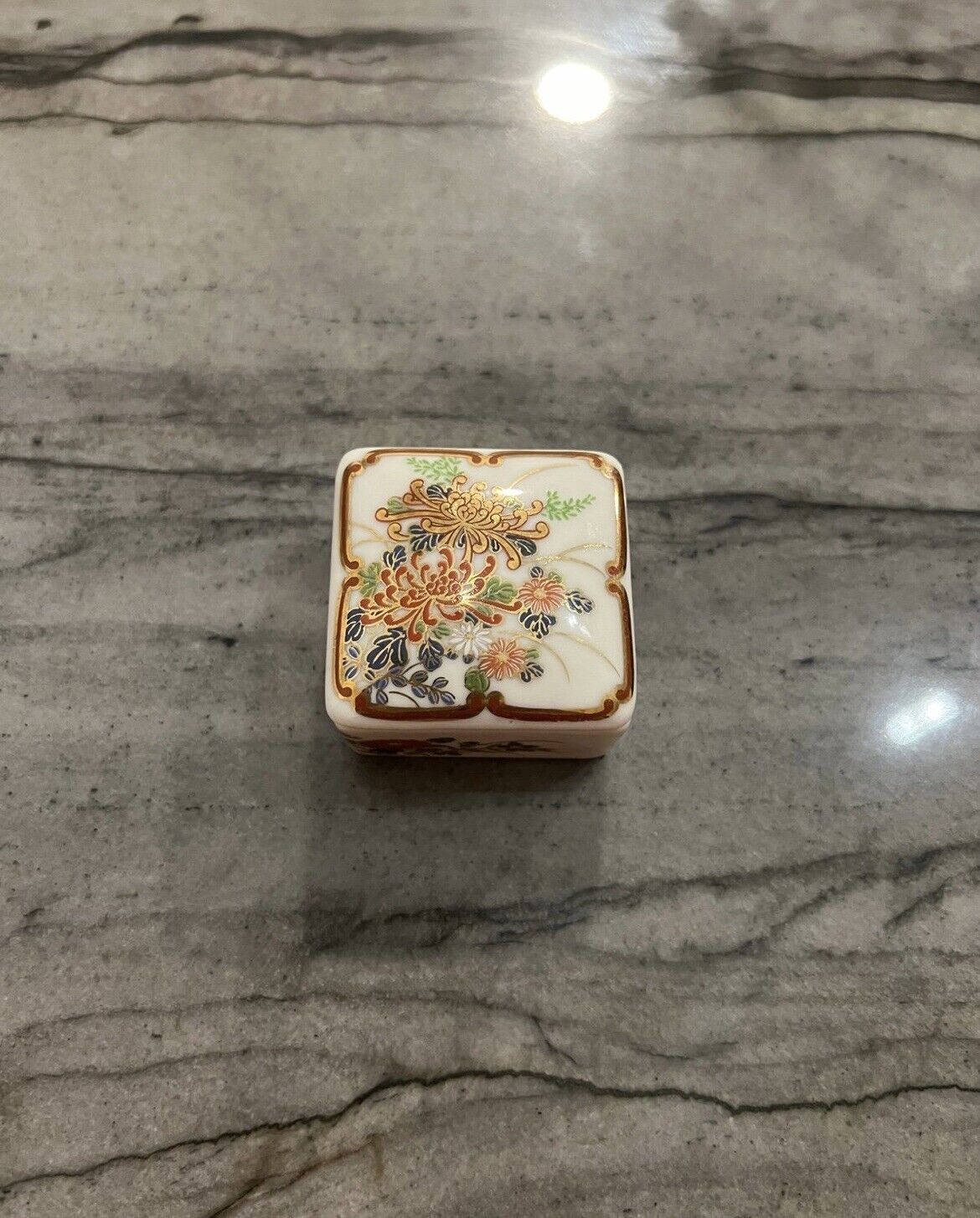 Vintage Shibata Japan Porcelain Floral Asian Trinket Pill Box