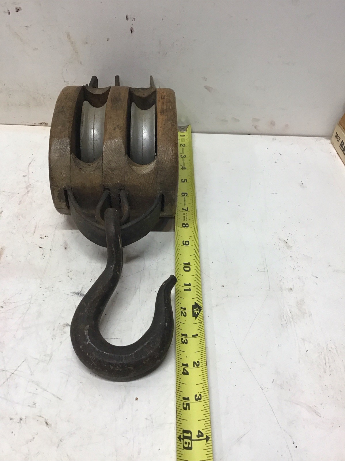 Vintage/Antique Madesco Products Easton PA Oak Double Pulley with Hook 14.25”