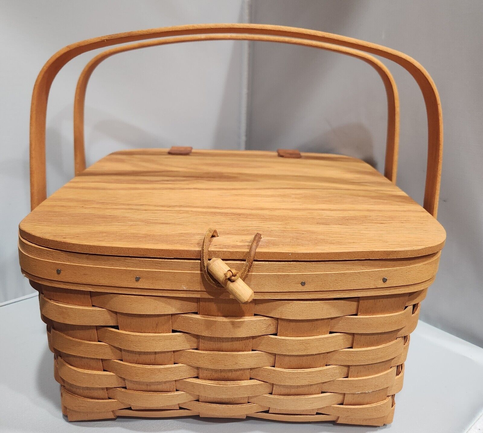 Longaberger 1997 Sm Picnic Basket with Riser Stand & Liner Hand Crafted & Signed