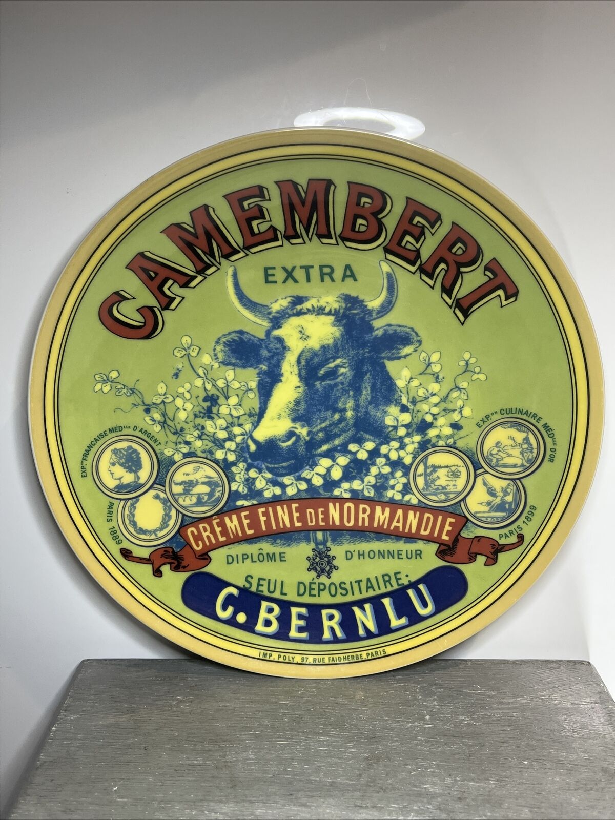 Camembert Cordon Bleu Vintage Collectible Plate Display