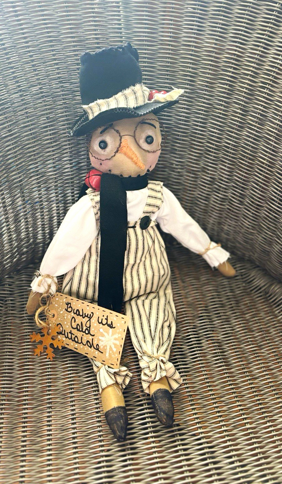 OOAK PRIMITIVE CHRISTMAS/WINTER SNOWMAN DOLL. OOAK PRIMITIVE CHRISTMAS/WINTER SNOWMAN DOLL.