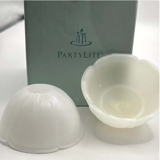 Partylite Frosted White Lotus Blossom Wax Tealight Candle Holders (F1110)