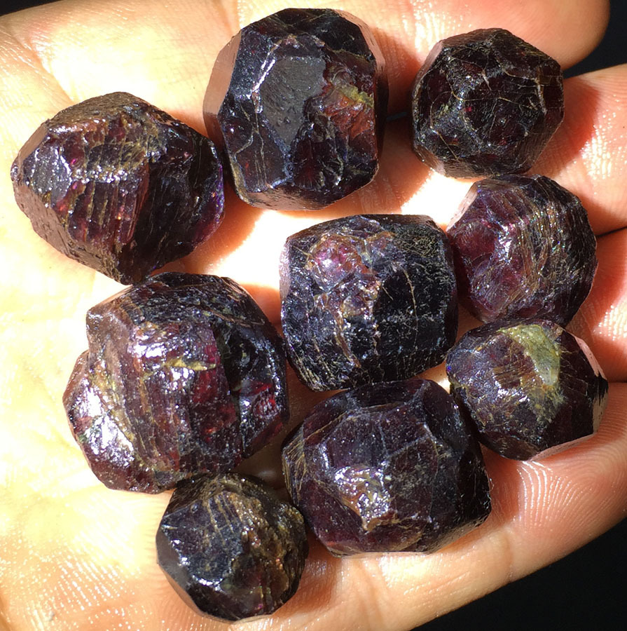 100g New Find Raw Garnet Crystal Specimens Natural Rare