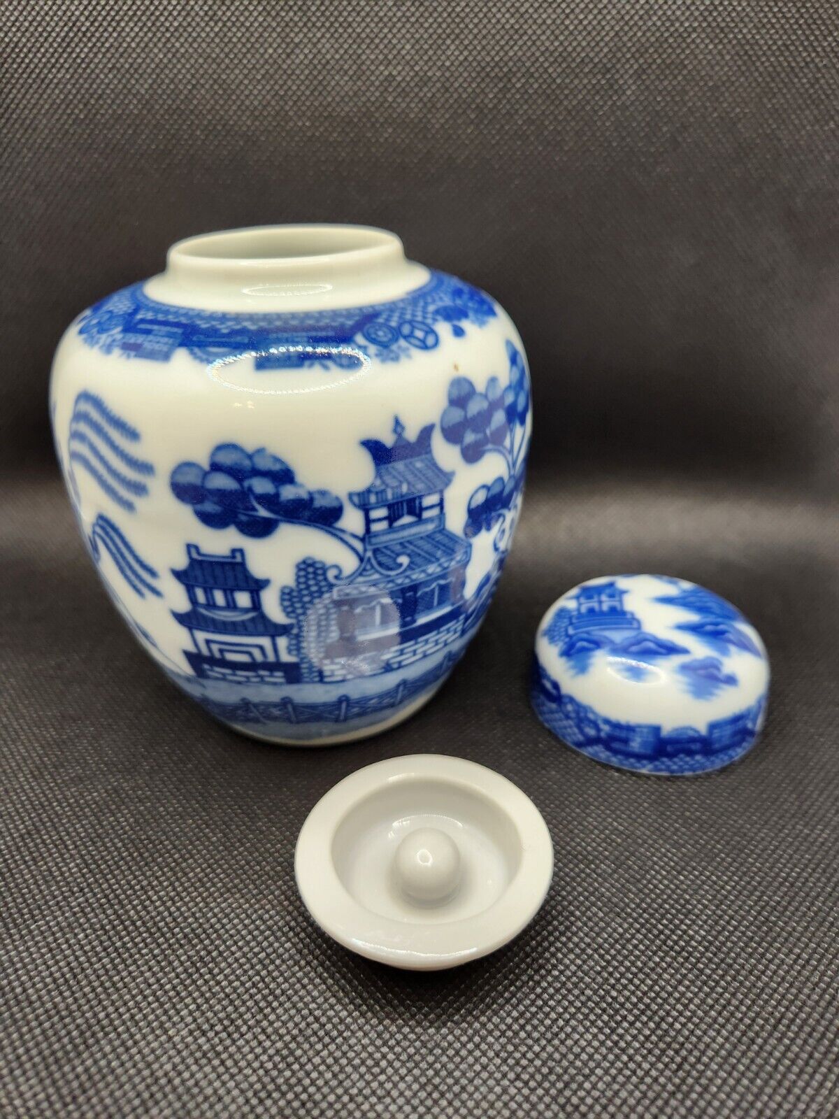 VINTAGE BLUE AND WHITE TEA/GINGER JAR With Lids Lsco Japan 