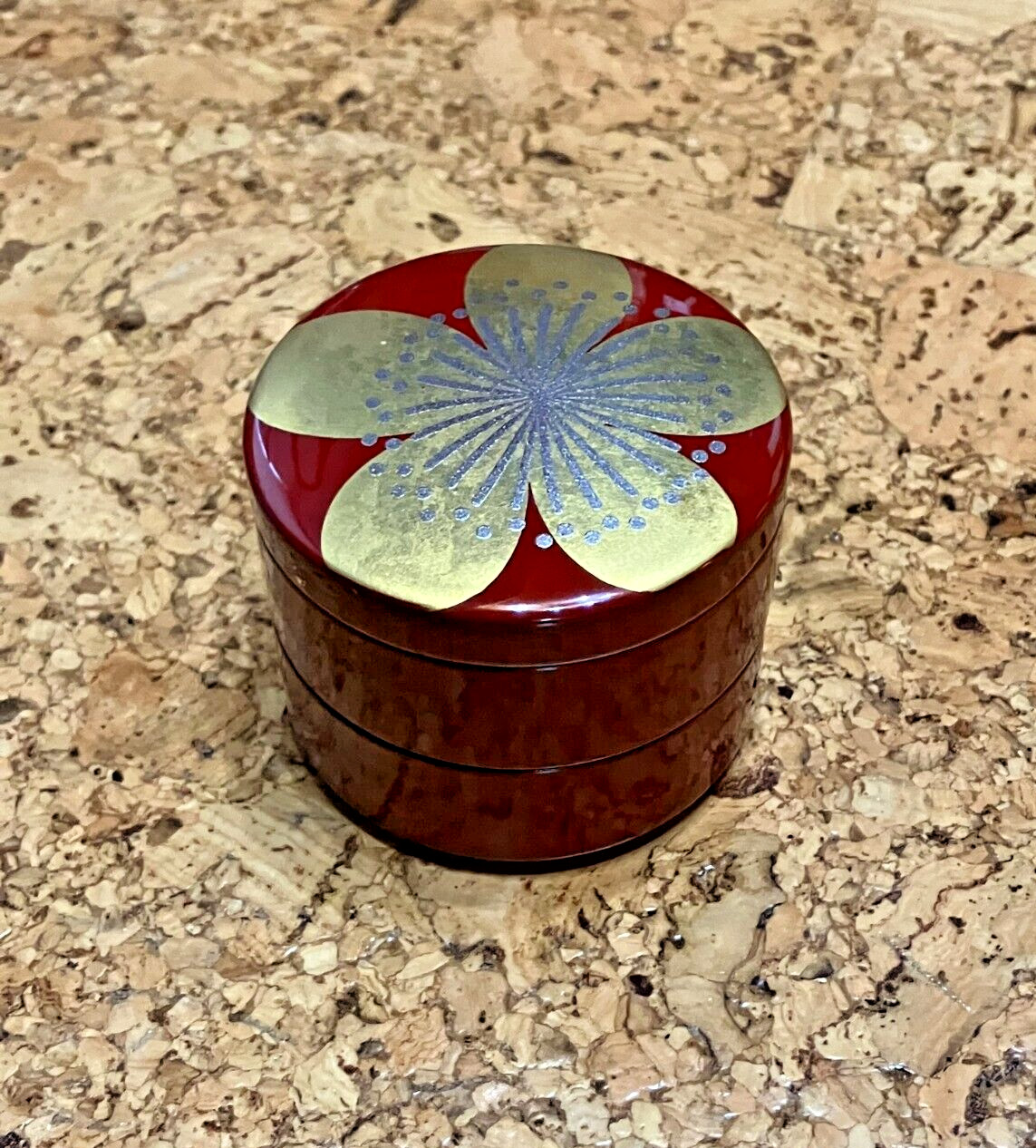 Vintage Yamado Heiando Laquerware 2-Tiered Trinket Box Gold Leaf Japan 