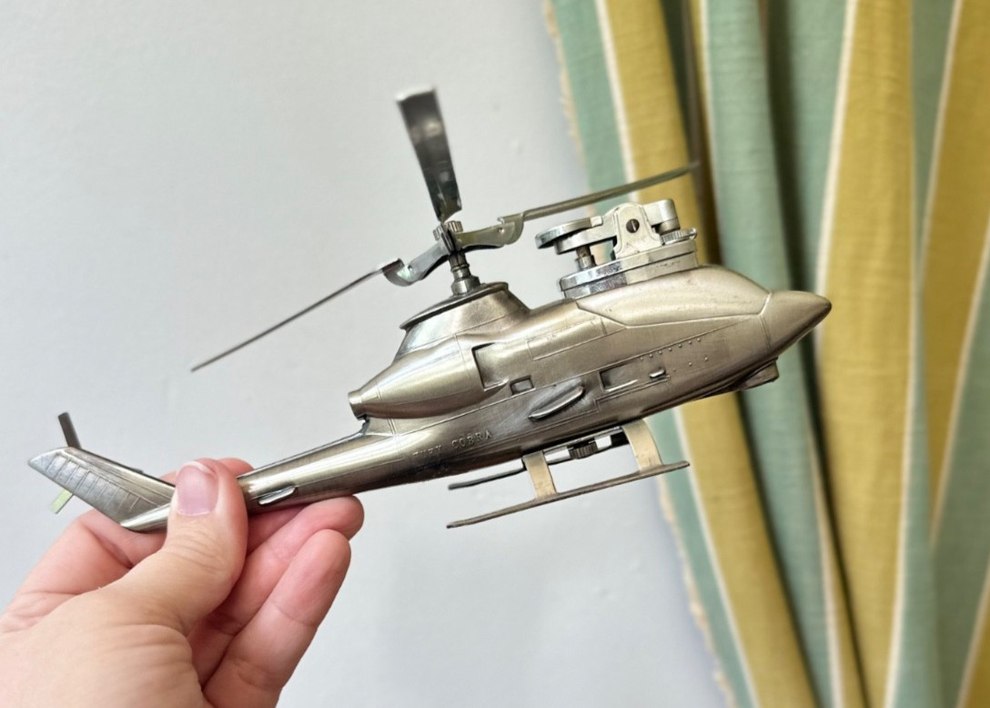 VTG 80s RARE Huey Cobra Helicopter Die Cast Metal Cigarette Table Lighter