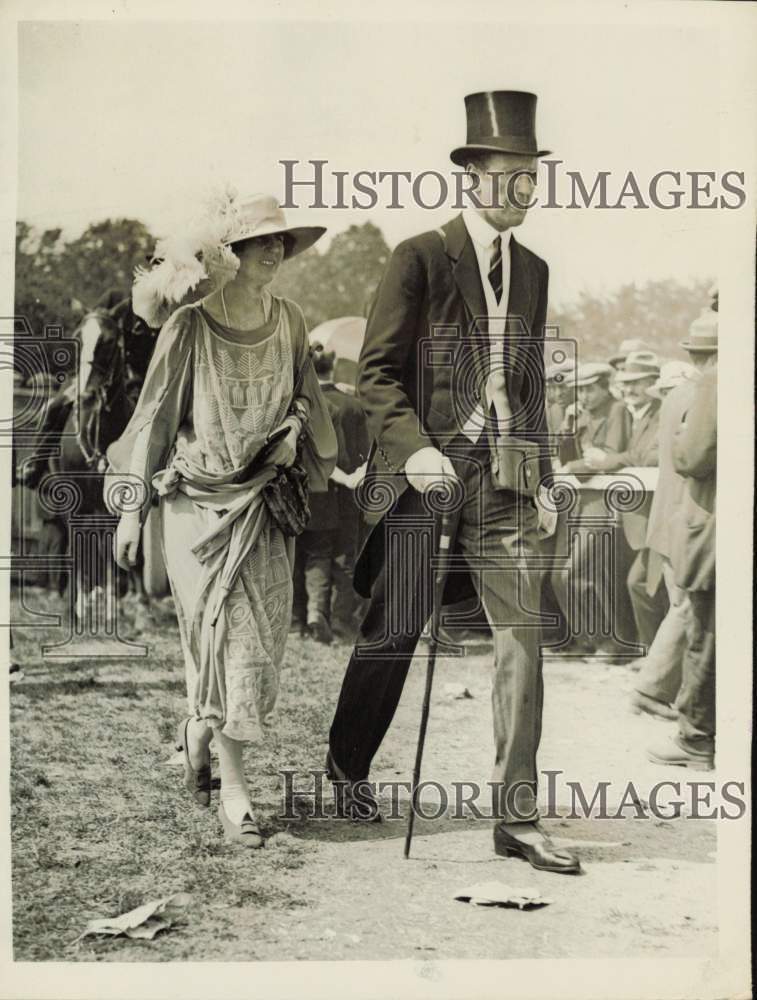 Press Photo Socialites Countess Of Chesterfield And Boyd Rochefort At Horse Race