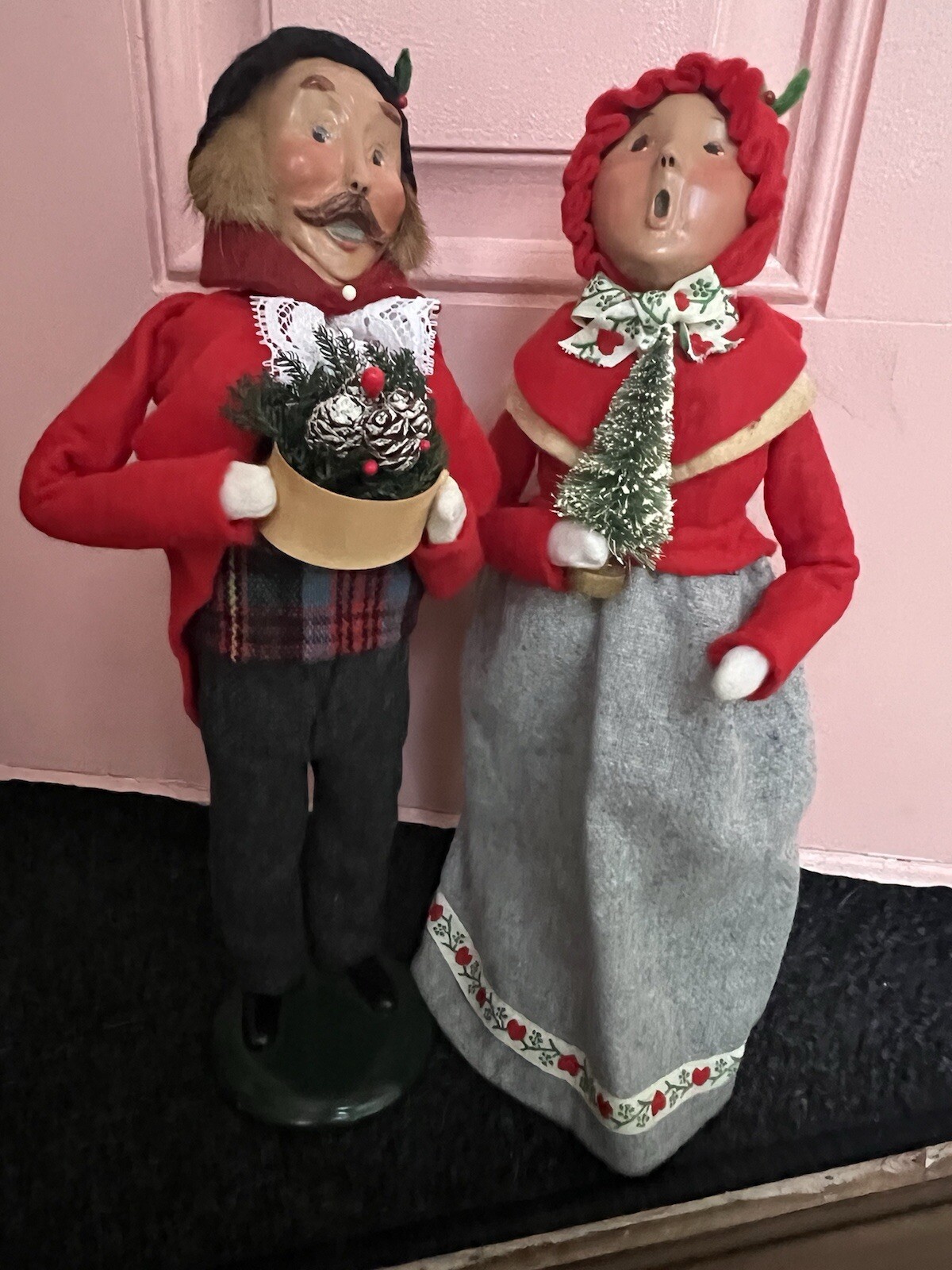 Lot of 2 1994 Byers Choice Christmas The Carolers Adult Woman Man Couple Pair