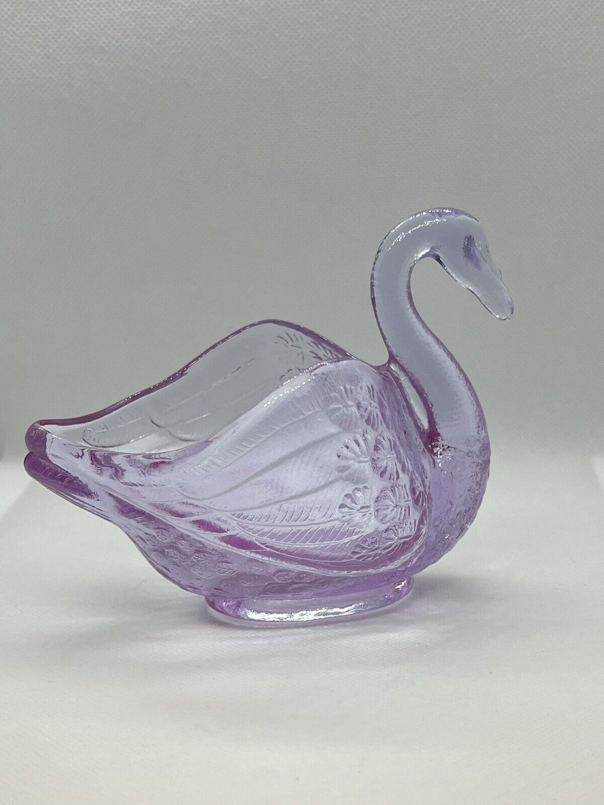 Vintage Fenton Pinkish Purple Swan Glass Figurine Trinket Dish No Chips /Cracks.