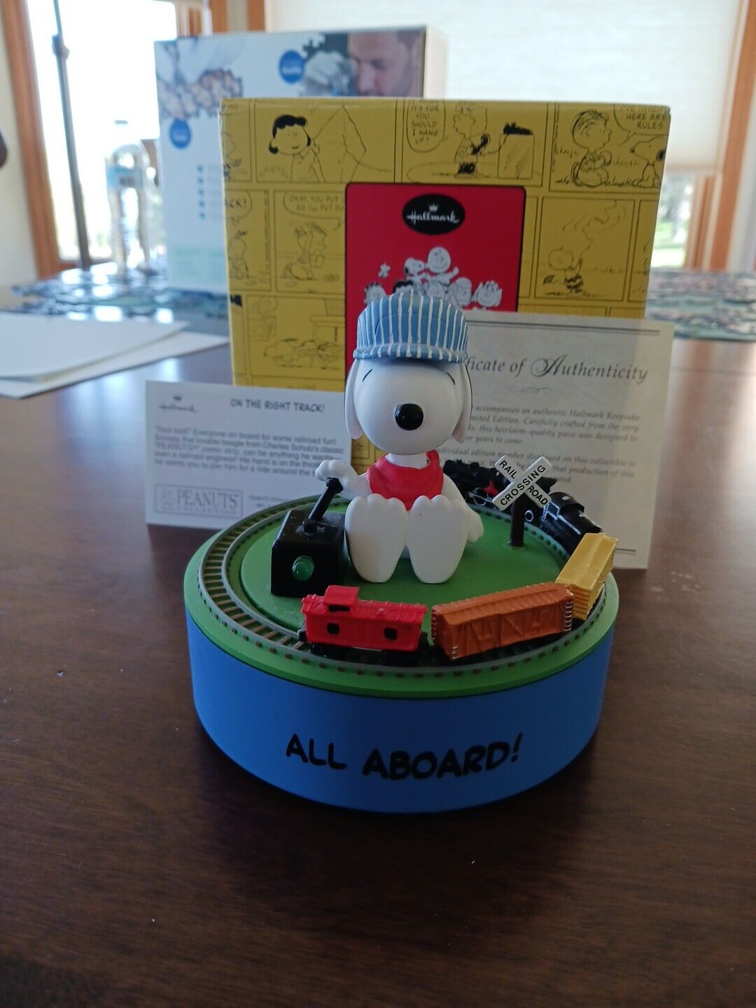 On The Right Track Peanuts GALLERY SNOOPY QPC4077