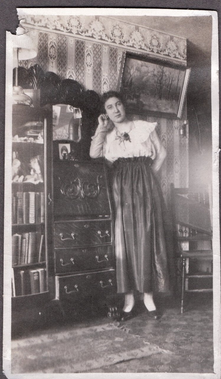 VINTAGE PHOTOGRAPH GIRLS/WOMEN\'S HOME FASHION PORTSMOUTH NORFOLK VIRGINIA PHOTO