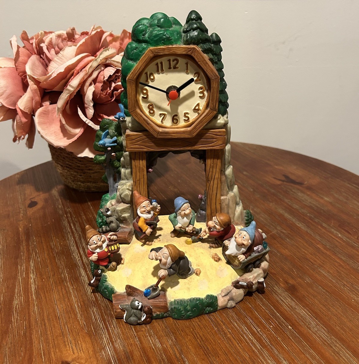 Rare Disney Parks Seven Dwarfs Mine Clock Figurine WORKS Rare Disney Parks Seven Dwarfs Mine Clock Figurine WORKS