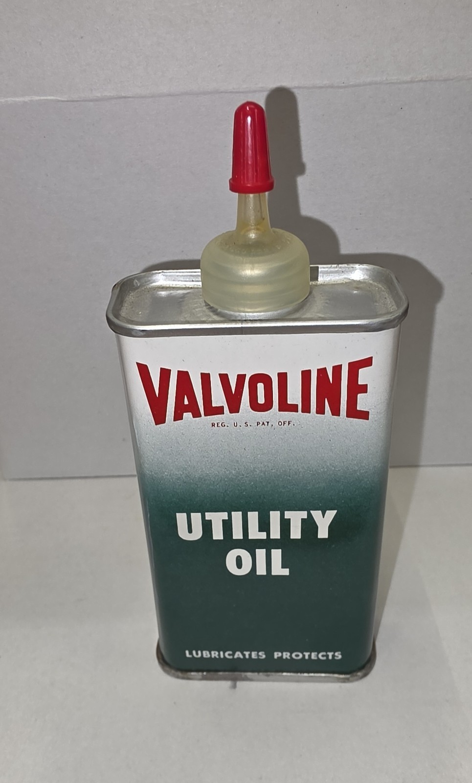 Vintage 1950\'s Valvoline Utility Oil. 4oz, Full, Uncut, Oiler, Very Clean Vintage 1950\'s Valvoline Utility Oil. 4oz, Full, Uncut, Oiler, Very Clean