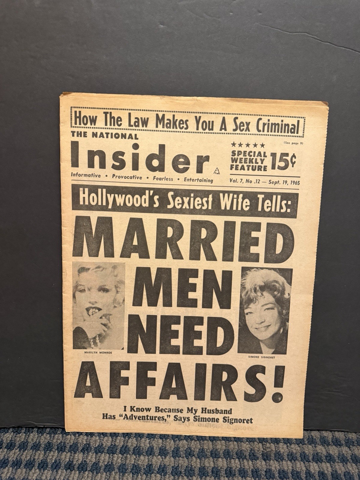 1965 The National Insider Newspaper, Marilyn Monroe, Simone Signoret  (VRN10U)