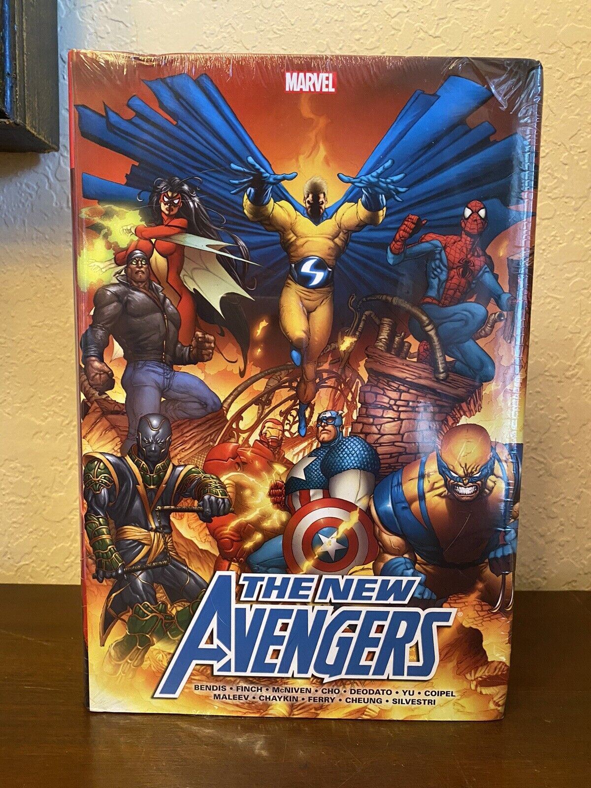 The New Avengers Omnibus by Brian Michael Bendis MARVEL HARDCOVER NEW AND SEALED