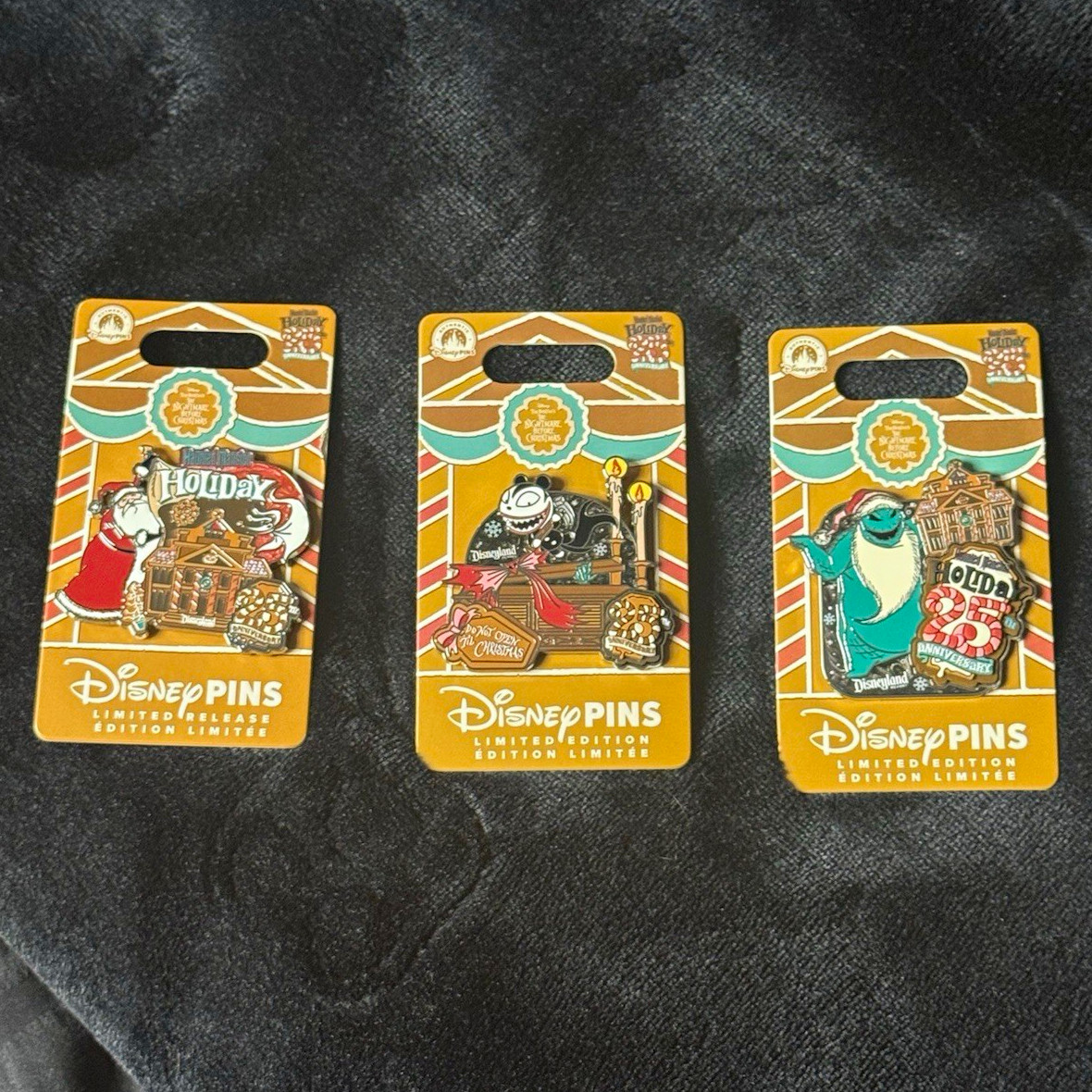 Disneyland Haunted Mansion Holiday 25th Anniversary Limited Pins (Set of 3)