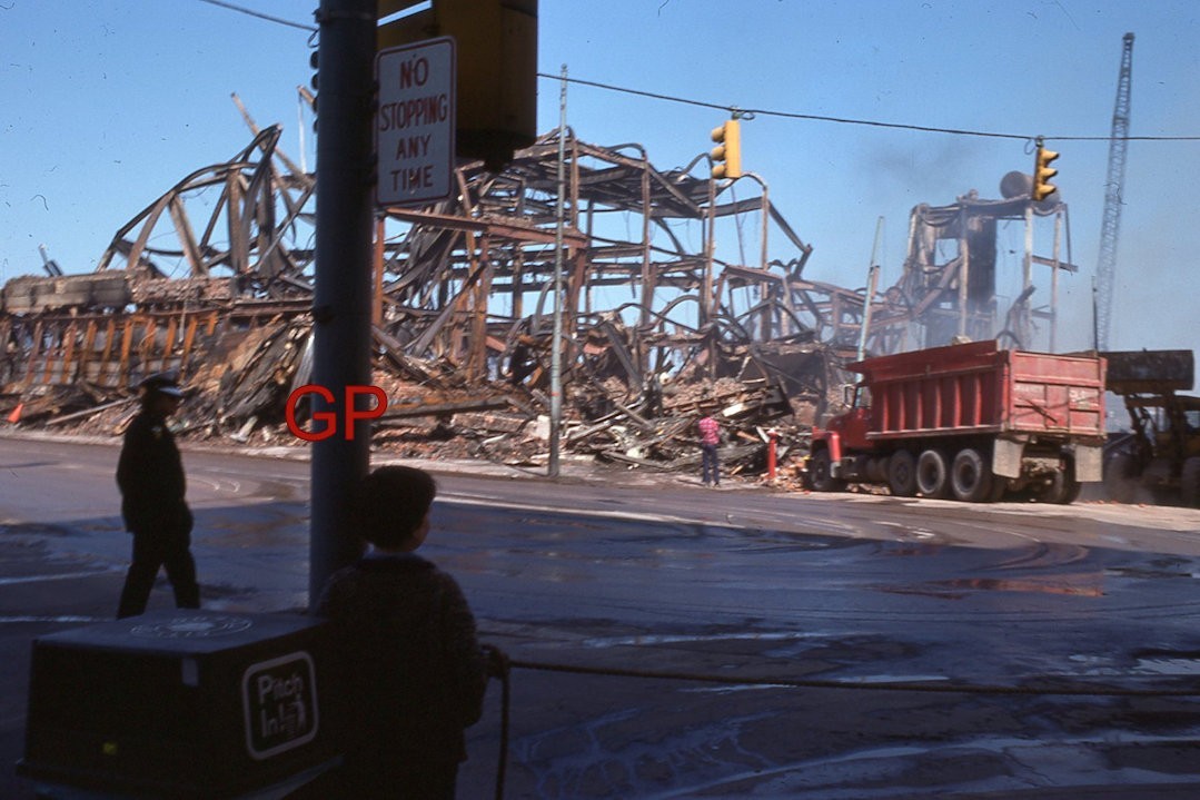 #XX168- d Old 35mm Slide Photo- Tiedtke Dept Store Fire- Toledo Ohio 1975
