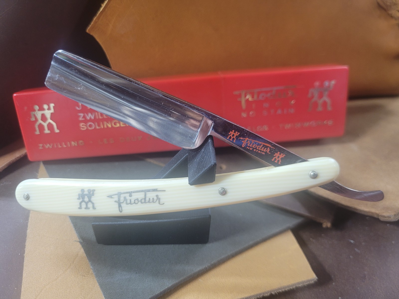 Vintage J.A Henckels 451 Friodur Solingen Straight Razor  Minty