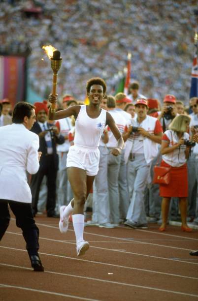 Olympics 1984 Jesse Owens Granddaughter Gina Hemphill With Throch Old Photo