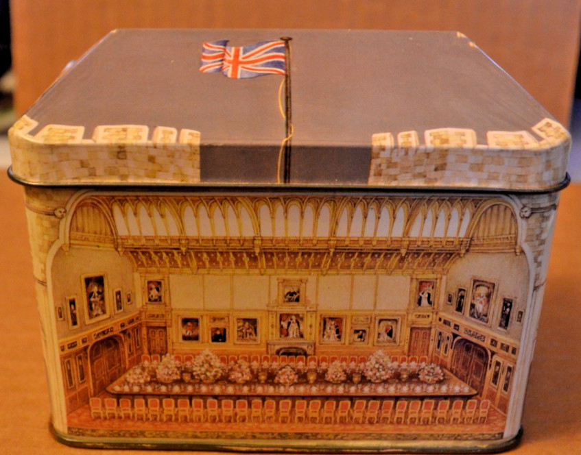 Vtg Bentley\'s Tin English Heritage Collection Windsor Castle