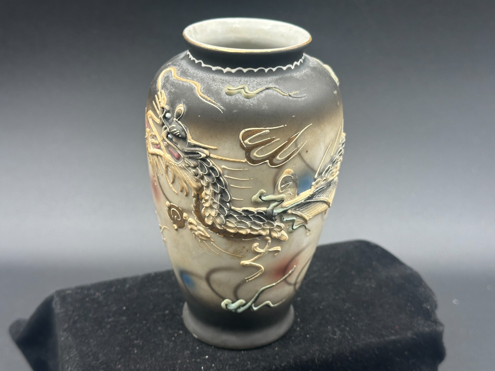 Dragonware Moriage Vase Vintage Porcelain Ceramic Urn 5\