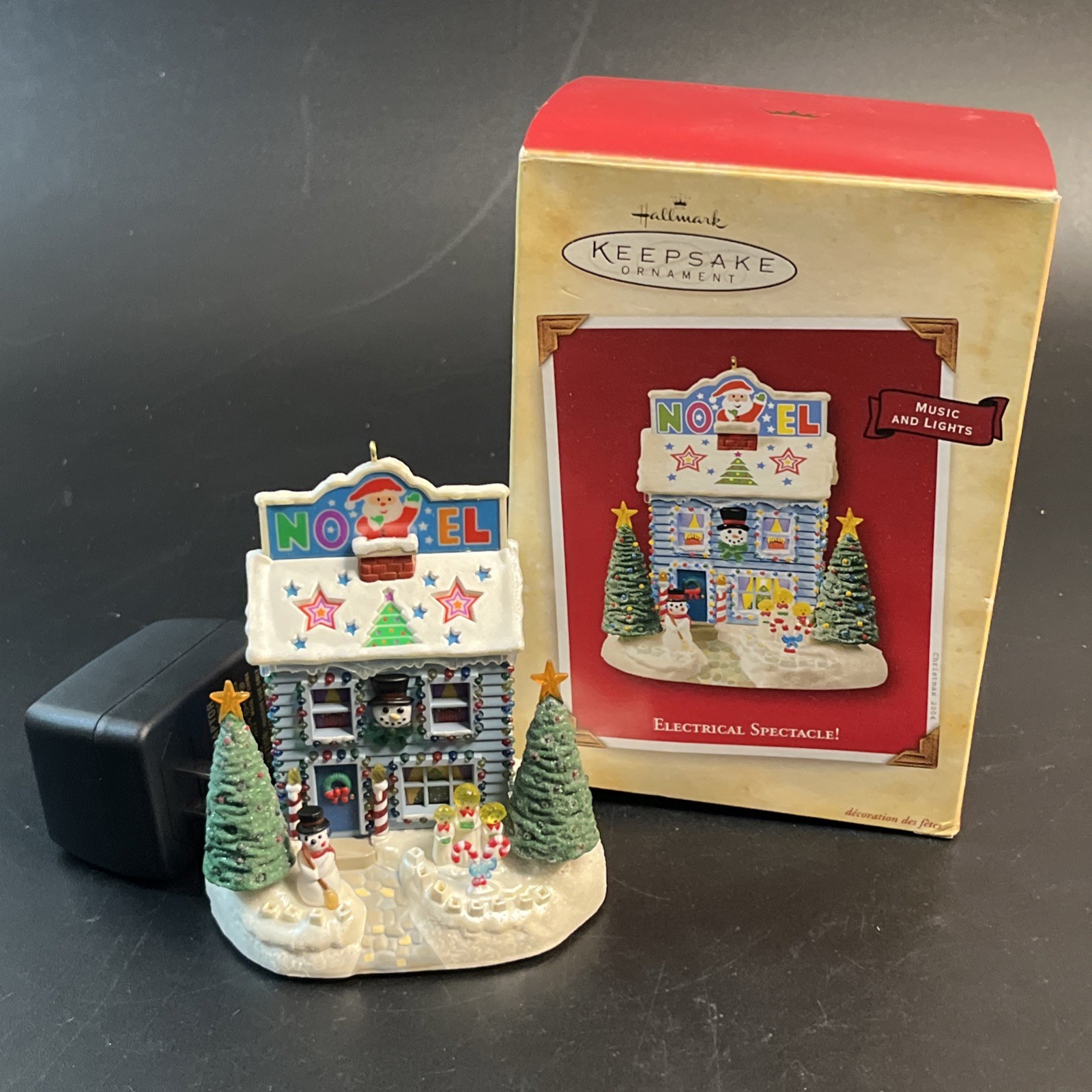 Hallmark Keepsake Ornament Electrical Spectacle 2004 Music & Lights Christmas
