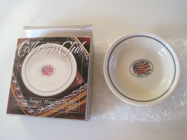LONGABERGER Collector\'s Club Grandma Bonnie\'s Mini Pie Plate W/ Box Flag