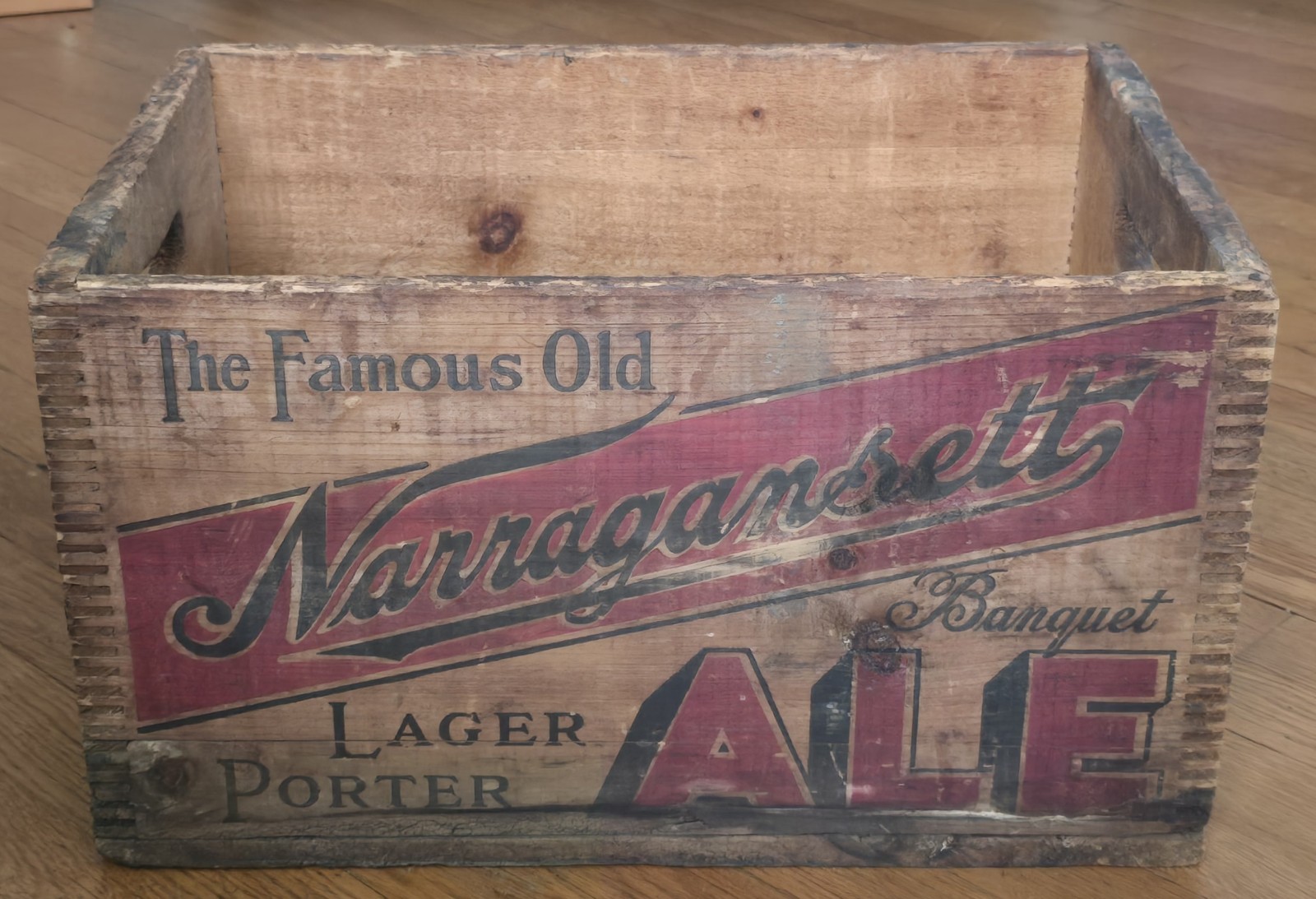 VINTAGE FAMOUS OLD NARRAGANSETT LAGER BEER WOOD CRATE
