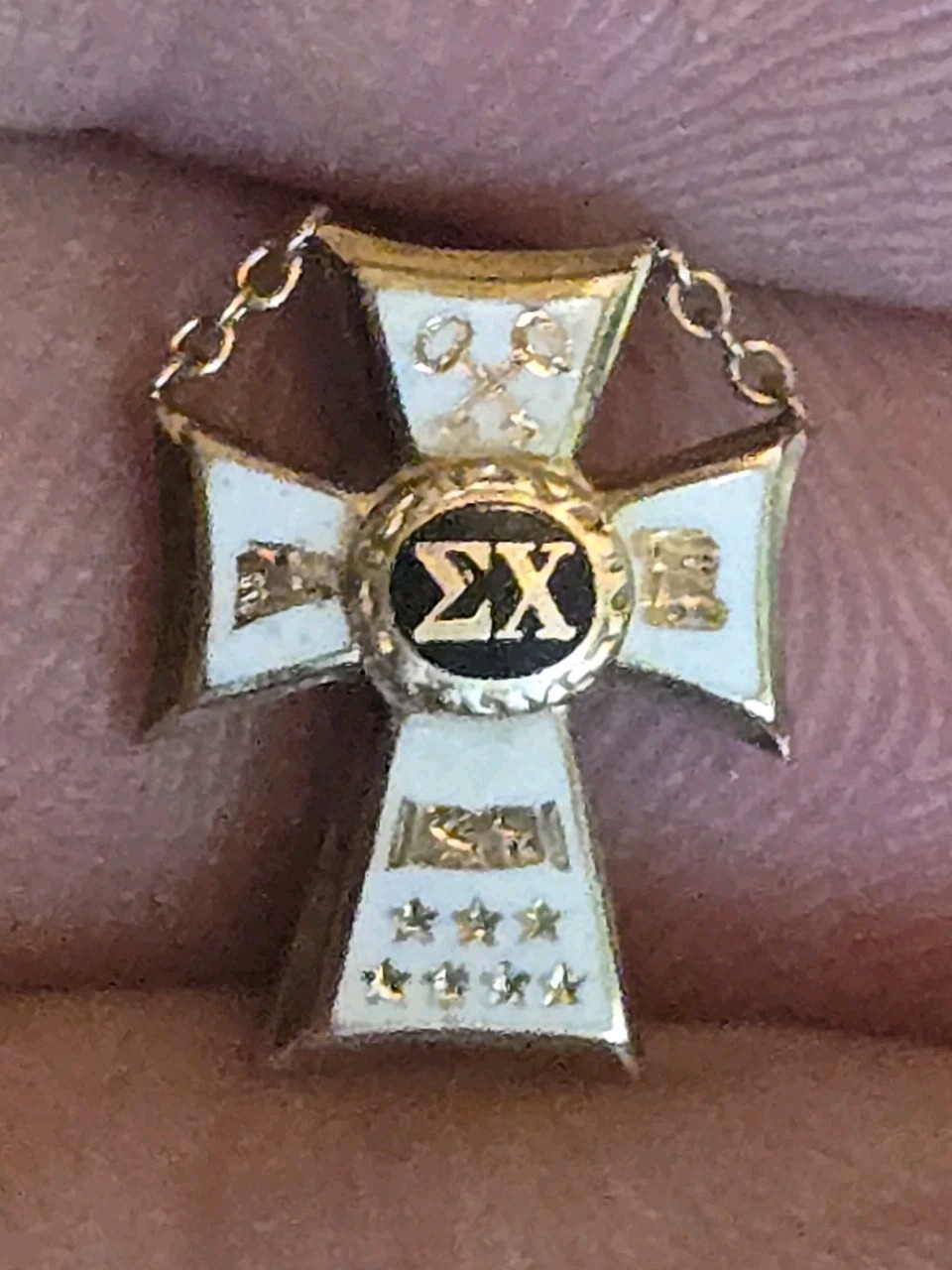 Vintage 10/14K Gold 1947 Frat Sigma Chi Delta Epsilon Cross Pin LGB Maker\'s Mark
