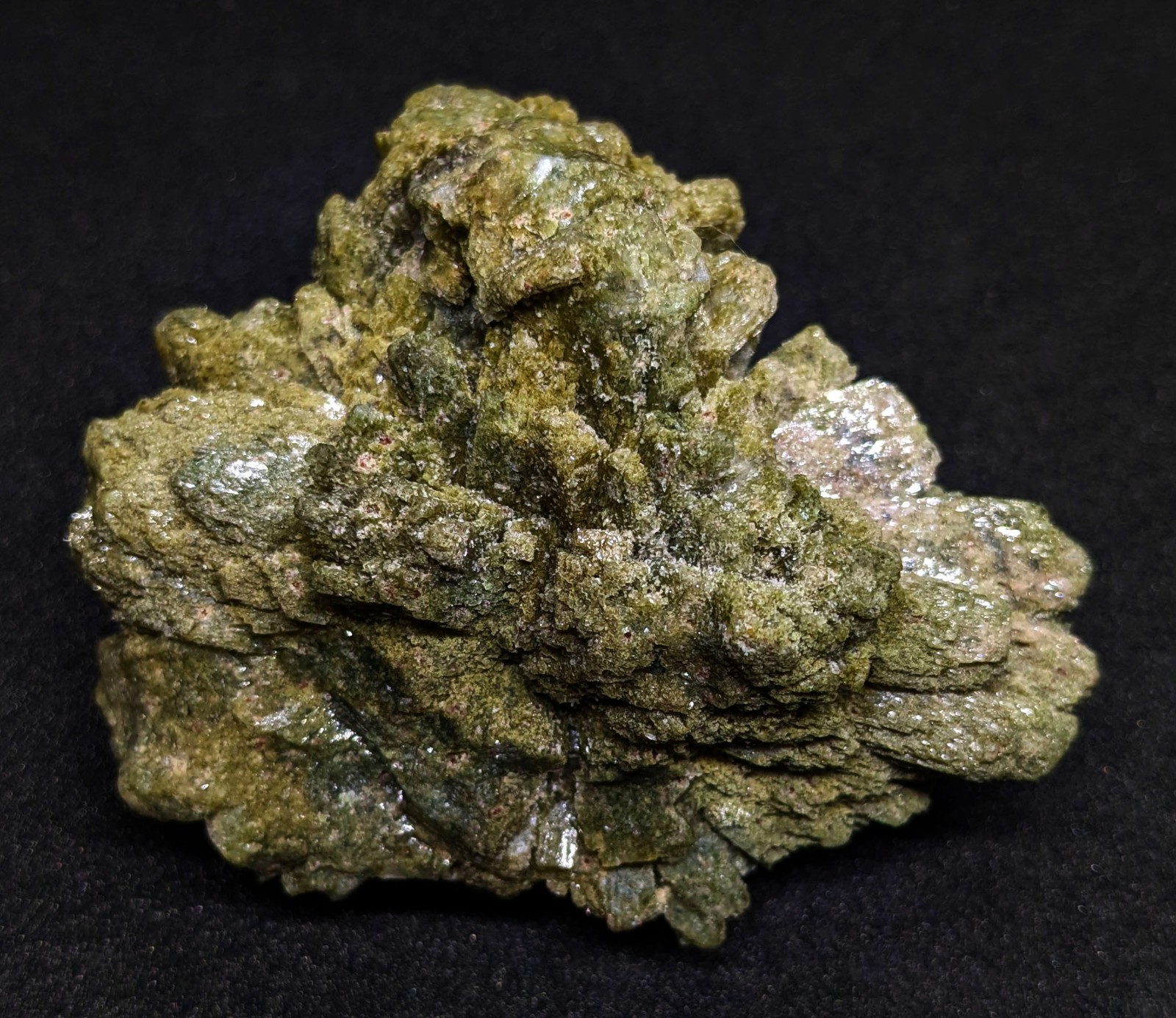 AWESOME MARSHY GREEN APOPHYLLITE CRYSTALS FORMATION W/ GREEN STILBITE BLEDS+9.3